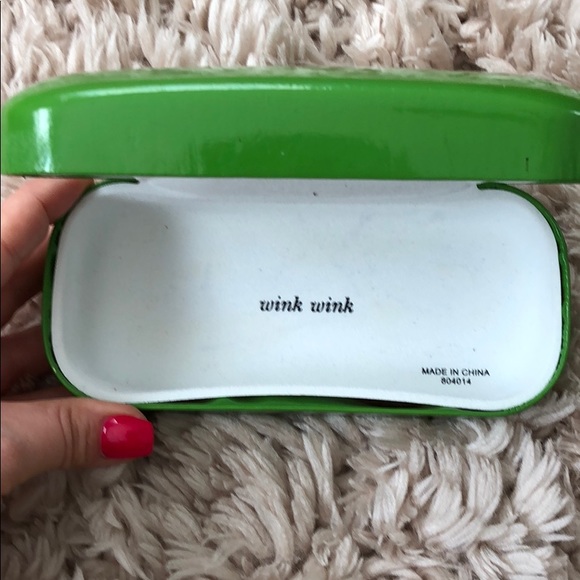 Kate Spade Wink Wink hard sunglass case - Picture 2 of 3